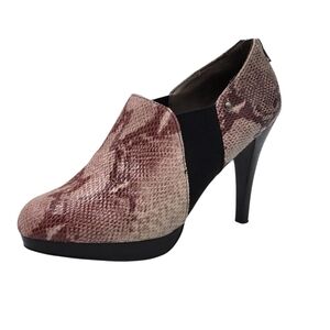 Coach and Four Tadd Faux Snakeskin Heeled Booties Size 8 Goring Back Zip Heels